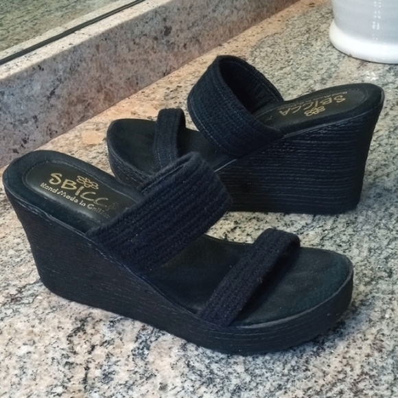 Sbicca Textured Black Wedge Sandals - Picture 1 of 7